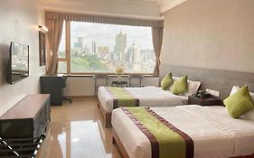 Grand Harbour Hotel